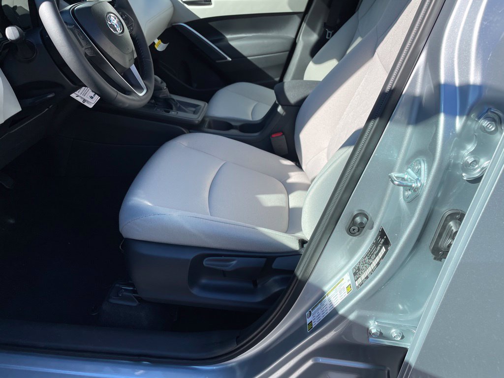 New 2026 Toyota Corolla Cross LE w/ Moonroof Package AWD/4WD image 11
