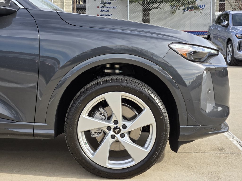 Used 2025 Audi Q5 Premium Plus AWD/4WD image 13