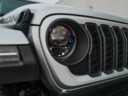 Used 2024 Jeep Wrangler Unlimited Rubicon 392 image 17