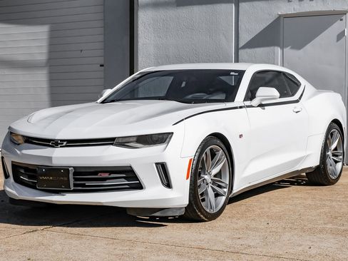 Used 2016 Chevrolet Camaro LT image 2