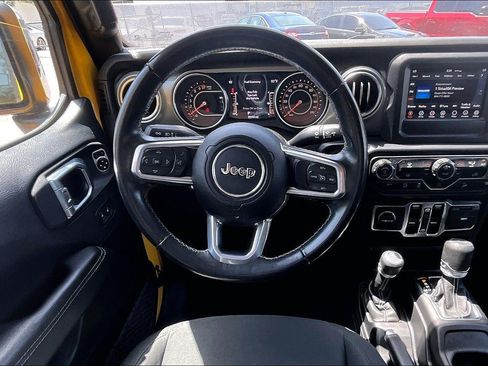 Used 2019 Jeep Wrangler Unlimited Sahara AWD/4WD image 5