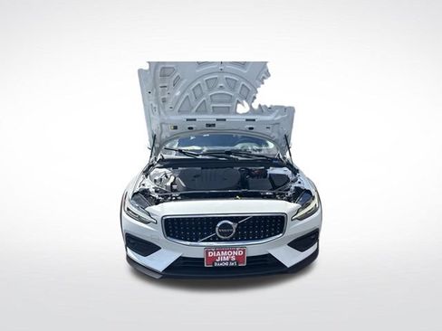 Used 2024 Volvo V60 B5 Cross Country Plus AWD/4WD image 22