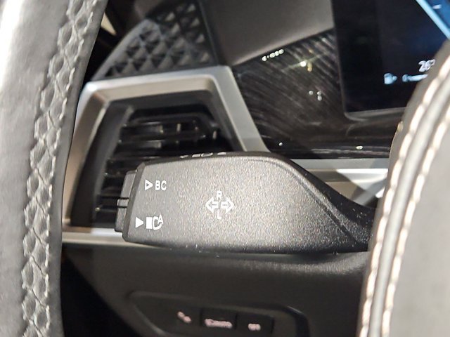 Used 2024 BMW X5 sDrive40i w/ M Sport Package RWD image 24