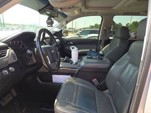Used 2015 Chevrolet Tahoe LT w/ Luxury Package AWD/4WD image 6