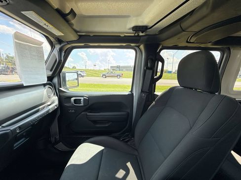 Used 2020 Jeep Wrangler Unlimited Sport S AWD/4WD image 22
