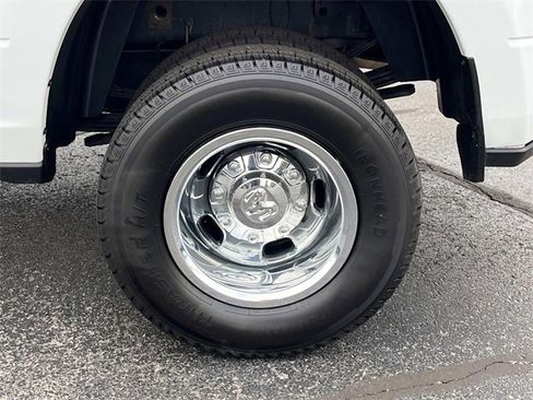 Used 2024 RAM 3500 Big Horn image 13