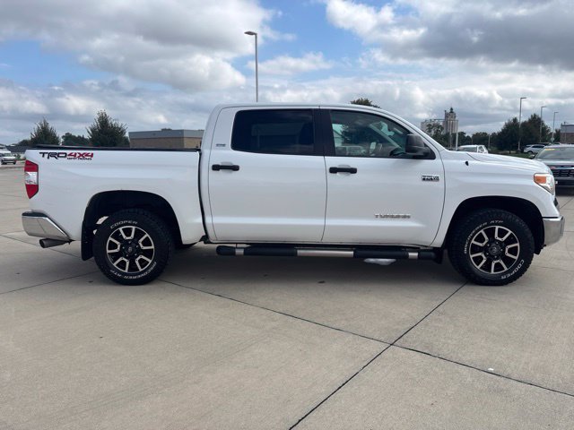 Used 2017 Toyota Tundra SR5 w/ TRD Off Road Package AWD/4WD image 38