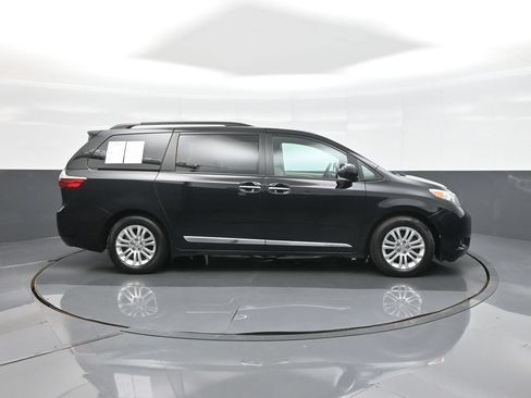 Certified 2017 Toyota Sienna XLE w/ XLE Navigation Package FWD image 8
