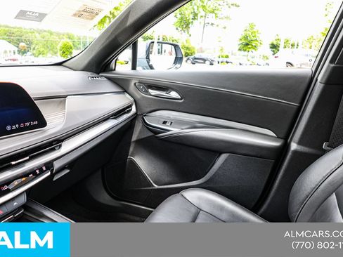 Used 2025 Cadillac XT4 Premium Luxury FWD image 37