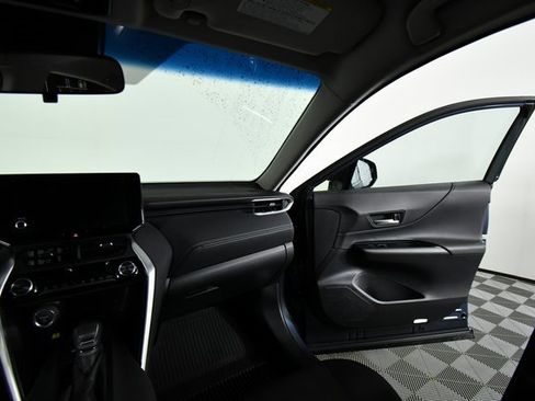 Used 2024 Toyota Venza LE image 20