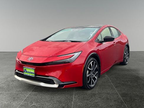 Used 2024 Toyota Prius Prime image 3