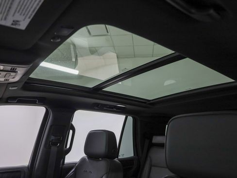 Used 2023 GMC Yukon Denali image 24