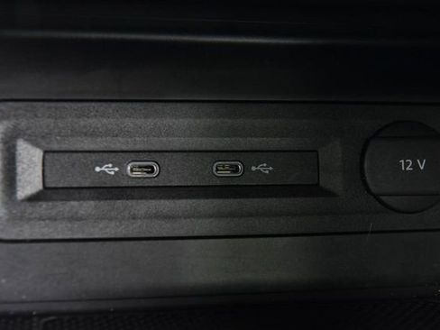 Certified 2023 Volkswagen Atlas Cross Sport SE w/ Panoramic Sunroof Package image 16