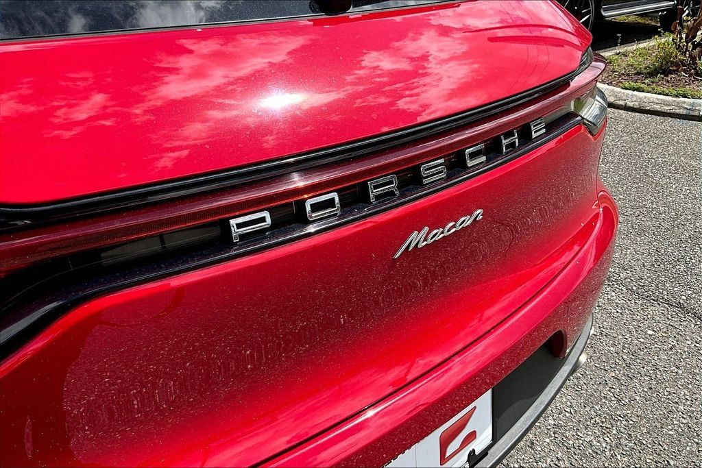 Used 2019 Porsche Macan w/ Premium Package Plus AWD/4WD image 24