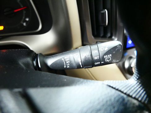 Used 2015 Toyota RAV4 XLE AWD/4WD image 31