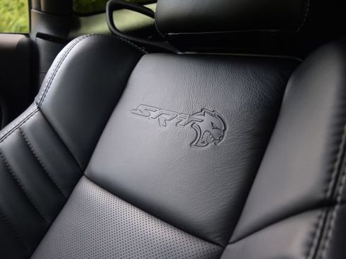 Used 2018 Dodge Challenger SRT Hellcat RWD image 18
