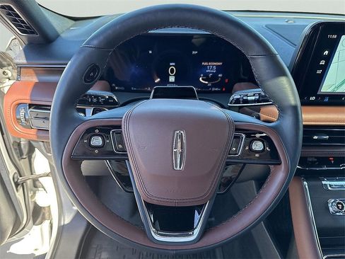 New 2025 Lincoln Aviator Reserve w/ Luxury Package image 16