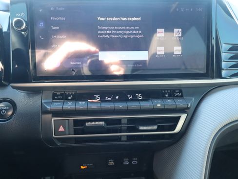 Used 2025 Toyota Camry SE w/ Multimedia Upgrade Package image 18