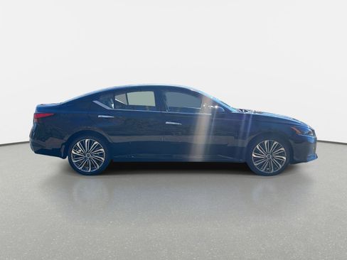 Certified 2023 Nissan Altima 2.5 SL image 4