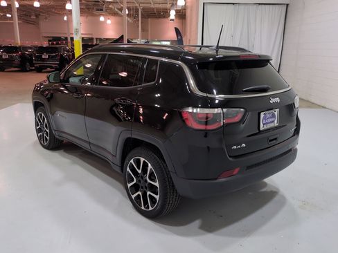 Used 2021 Jeep Compass Limited w/ Sun and Sound Group AWD/4WD image 7