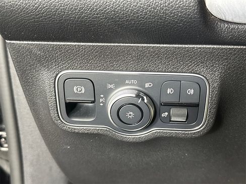 Certified 2022 Mercedes-Benz GLB 250 w/ Premium Package Lite image 34