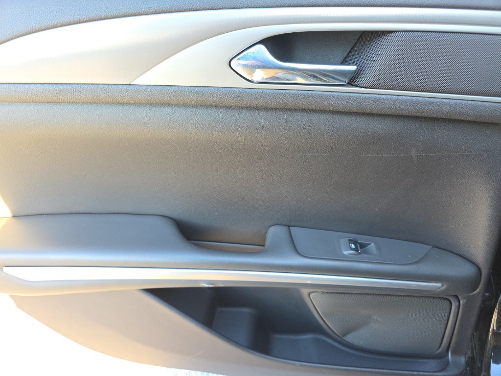 Used 2014 Lincoln MKZ AWD image 18