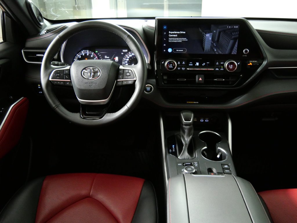 Used 2024 Toyota Highlander Limited AWD/4WD image 20