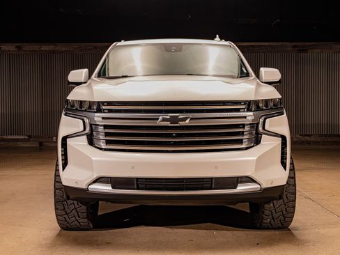 Used 2023 Chevrolet Tahoe High Country image 2