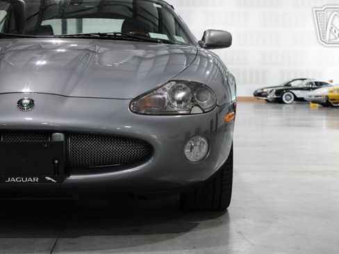 Used 2004 Jaguar XK8 Convertible RWD image 38