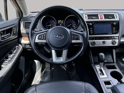 Used 2017 Subaru Outback 3.6R Limited AWD/4WD image 5