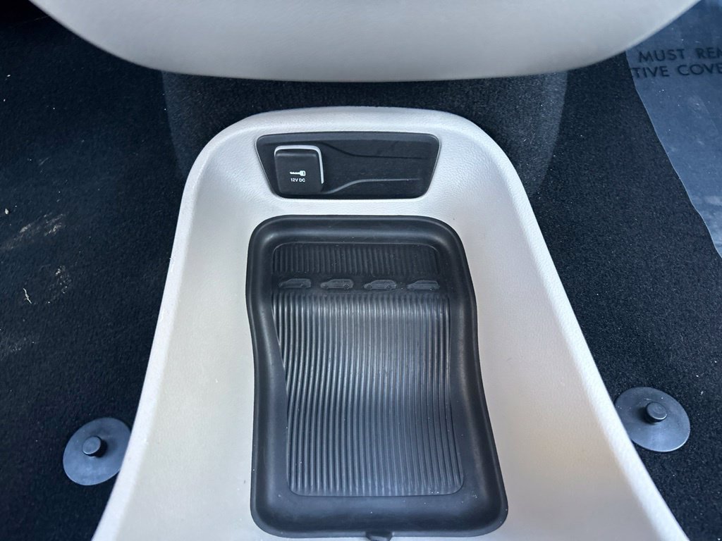 Used 2024 Chrysler Pacifica Touring-L FWD image 26