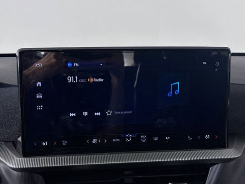 Used 2025 Ford Explorer ST-Line w/ Premium Package image 15