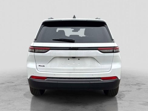 New 2026 Jeep Grand Cherokee Altitude AWD/4WD image 3