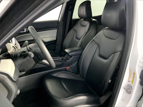 Used 2025 Jeep Compass Limited AWD/4WD image 22
