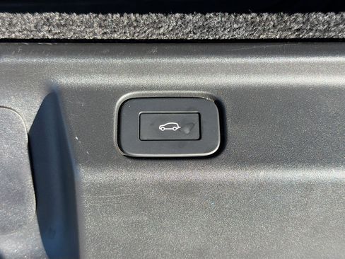 Used 2024 Land Rover Range Rover Long Wheelbase SE image 47