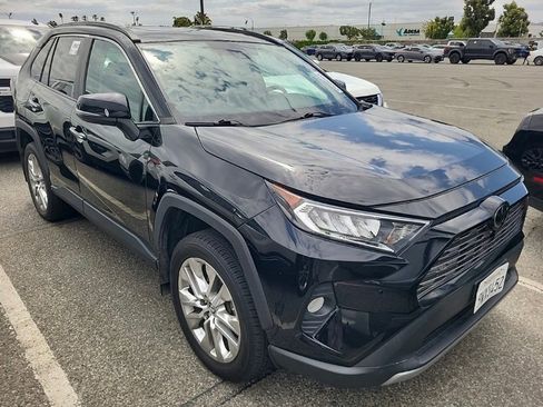 Used 2019 Toyota RAV4 Limited w/ Advanced Technology Package AWD/4WD image 2