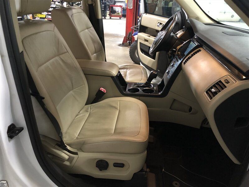 Used 2014 Ford Flex SEL w/ Equipment Group 202A AWD/4WD image 18