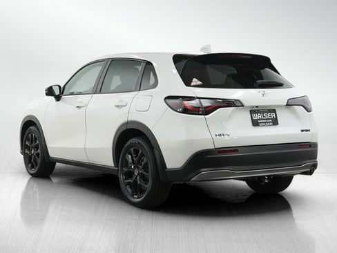 Used 2023 Honda HR-V Sport image 3