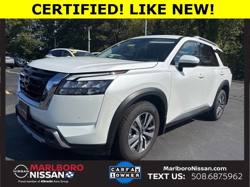 Certified 2025 Nissan Pathfinder SL image 3