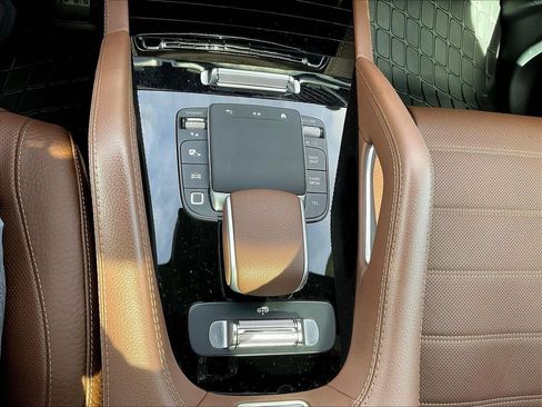 Certified 2025 Mercedes-Benz GLS 580 4MATIC image 17