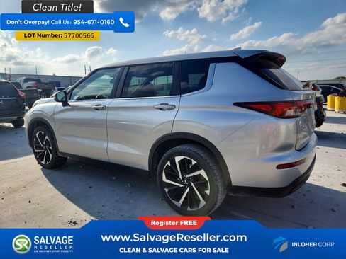 Used 2022 Mitsubishi Outlander ES FWD image 3