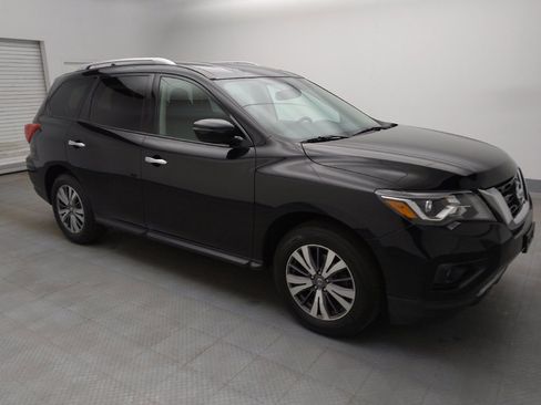 Used 2019 Nissan Pathfinder SV image 11
