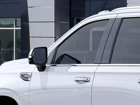 Used 2026 GMC Yukon Denali w/ Sun & Power Step Package image 12