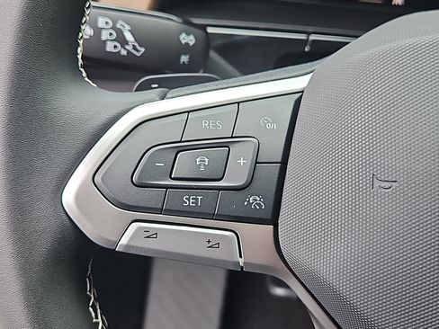 New 2026 Volkswagen Atlas SE image 14