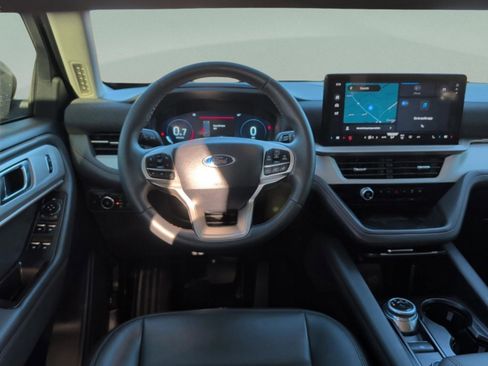 Used 2025 Ford Explorer Active w/ Active Comfort Package image 24