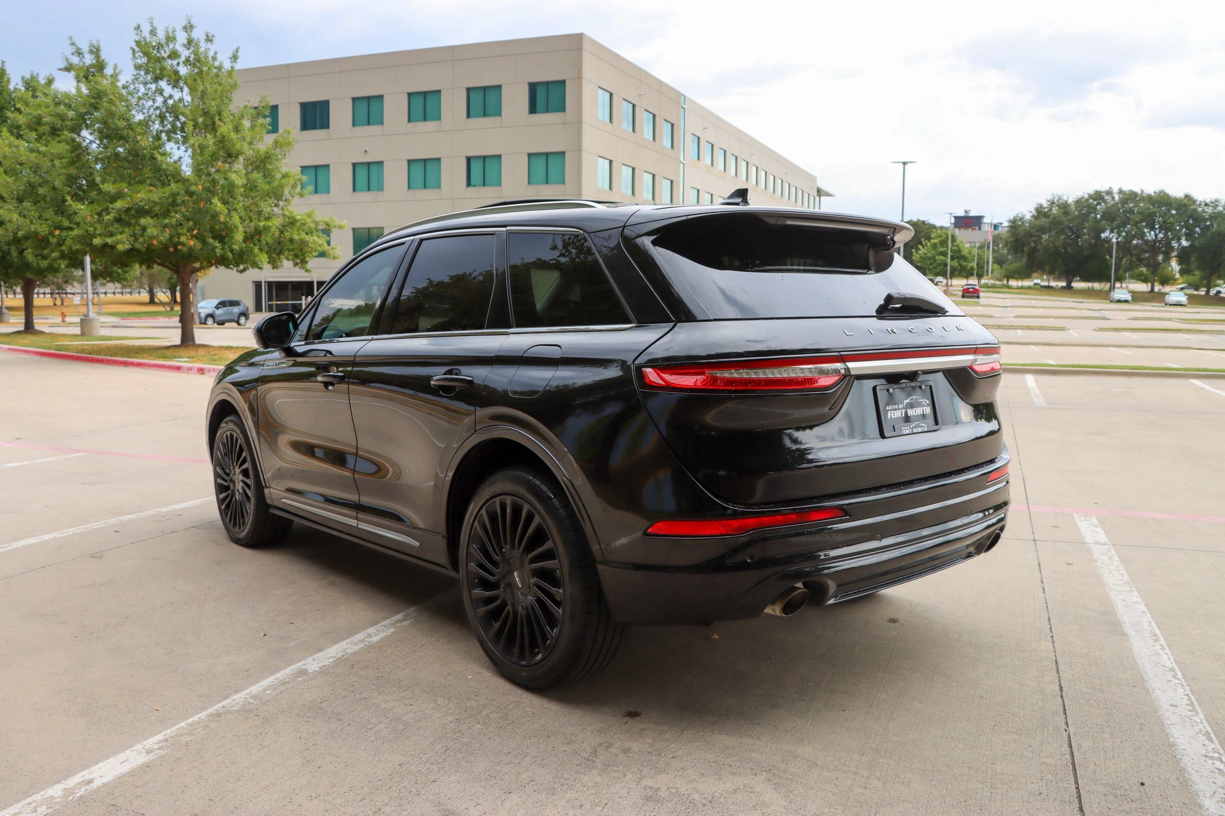 Used 2021 Lincoln Corsair Reserve w/ Equipment Group 201A FWD image 5