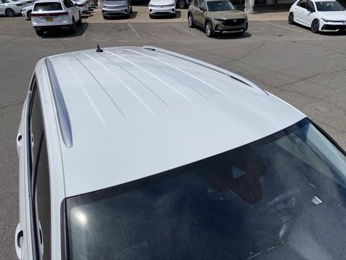 Certified 2023 Volkswagen Tiguan SE FWD image 18
