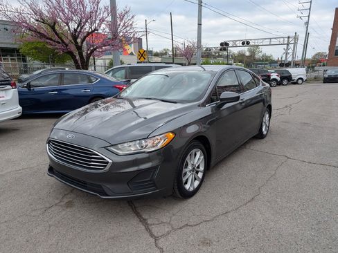 Used 2020 Ford Fusion SE FWD image 3