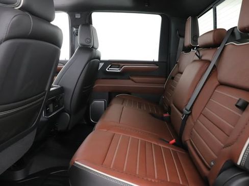 Used 2026 GMC Sierra 2500 Denali Ultimate w/ LPO, GMC Protection Package AWD/4WD image 30