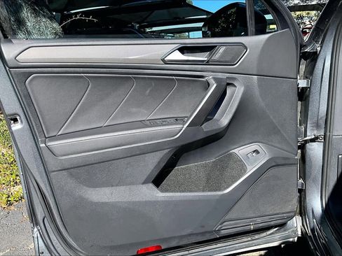 Certified 2023 Volkswagen Tiguan SE image 21